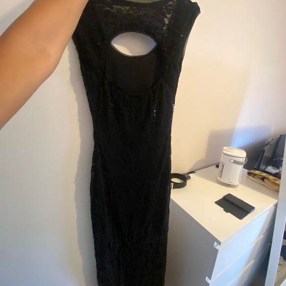 Beautiful black dress - Picture 2 of 3